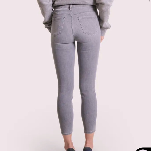 J Brand mid rise Capri jean - Picture 5 of 10